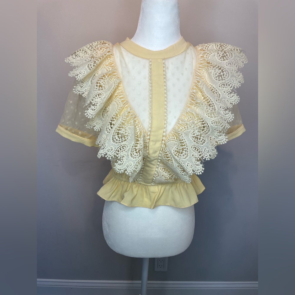 Milk & Honey pastel yellow size S top